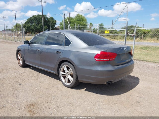 2014 Volkswagen Passat 1.8t Se მანქანა იყიდება აუქციონზე, vin: 1VWBS7A34EC121072, აუქციონის ნომერი: 45858260