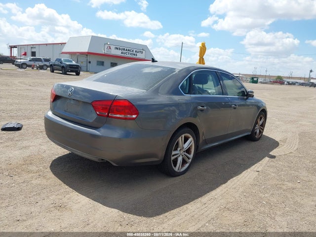 2014 Volkswagen Passat 1.8t Se მანქანა იყიდება აუქციონზე, vin: 1VWBS7A34EC121072, აუქციონის ნომერი: 45858260