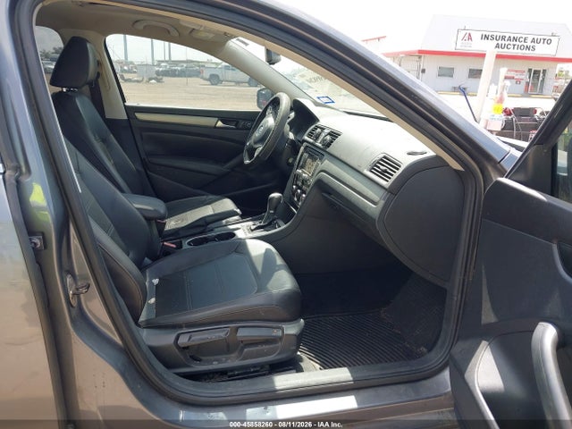 2014 Volkswagen Passat 1.8t Se მანქანა იყიდება აუქციონზე, vin: 1VWBS7A34EC121072, აუქციონის ნომერი: 45858260