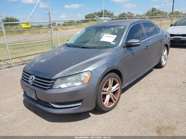 2014 Volkswagen Passat 1.8t Se მანქანა იყიდება აუქციონზე, vin: 1VWBS7A34EC121072, აუქციონის ნომერი: 45858260