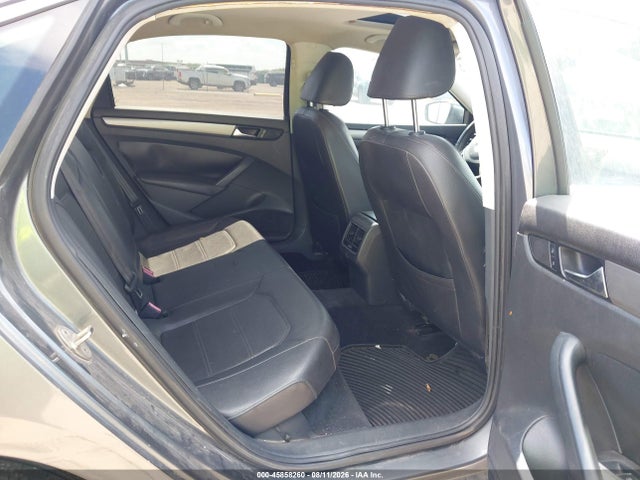 2014 Volkswagen Passat 1.8t Se მანქანა იყიდება აუქციონზე, vin: 1VWBS7A34EC121072, აუქციონის ნომერი: 45858260