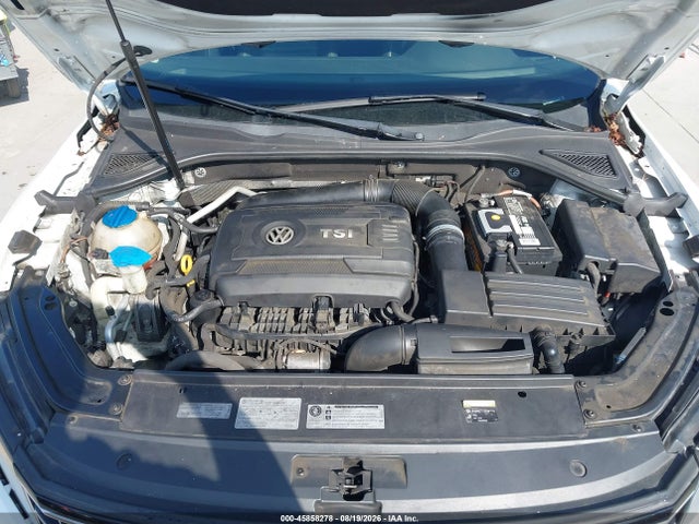 1VWAT7A39GC039818 Volkswagen Passat 1.8t R-line