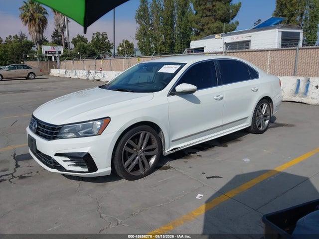 1VWAT7A39GC039818 Volkswagen Passat 1.8t R-line