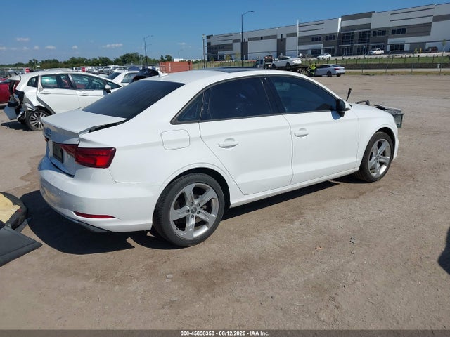 45858350 :رقم المزاد ، WAUAUGFF1J1013796 vin ، 2018 Audi A3 2.0t Premium/2.0t Tech Premium مزاد بيع