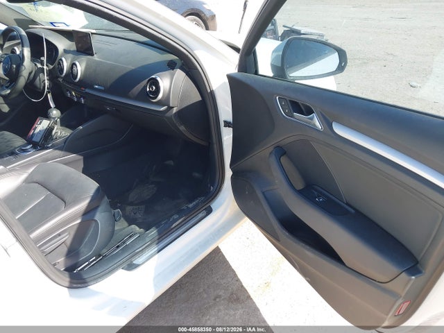 45858350 :رقم المزاد ، WAUAUGFF1J1013796 vin ، 2018 Audi A3 2.0t Premium/2.0t Tech Premium مزاد بيع