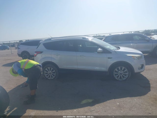 Продажа на аукционе авто 2017 Ford Escape Titanium, vin: 1FMCU0JD2HUE35220, номер лота: 45858475