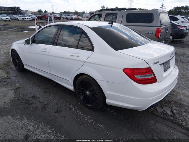 2013 Mercedes-benz C 300 Sport 4matic მანქანა იყიდება აუქციონზე, vin: WDDGF8AB0DR298553, აუქციონის ნომერი: 45858639
