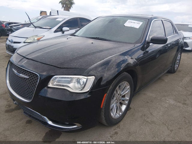 Chrysler 300 Limited 2017 2C3CCAAG7HH526711 Image 2