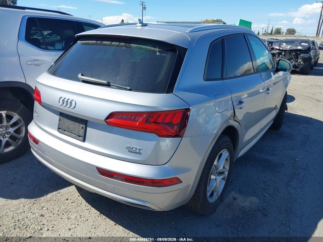 WA1ANAFY4J2077592 Audi Q5 2.0t Premium/2.0t Tech Premium