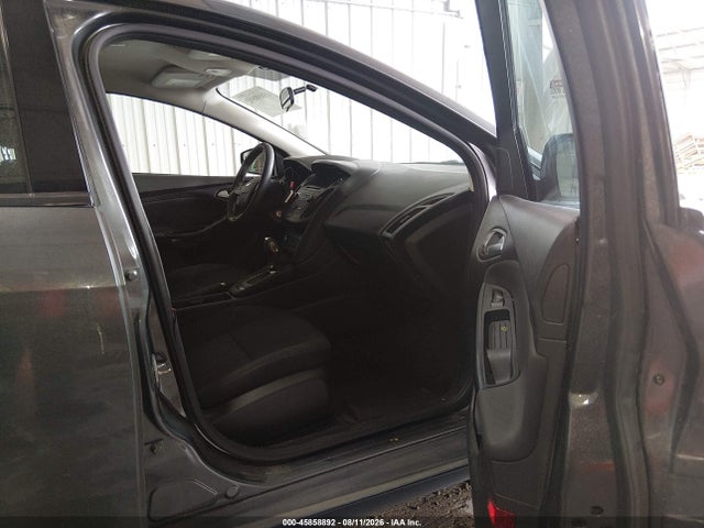 1FADP3K26HL231899 Ford FOCUS SE