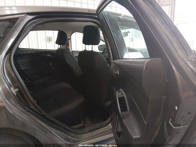 1FADP3K26HL231899 Ford FOCUS SE