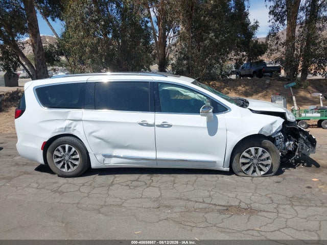 Chrysler Pacifica Hybrid Limited 2020 2C4RC1N71LR230232 Image 13