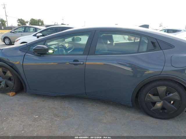 Toyota Prius Le Awd-e 2024 JTDADABU5R3015507 Image 17
