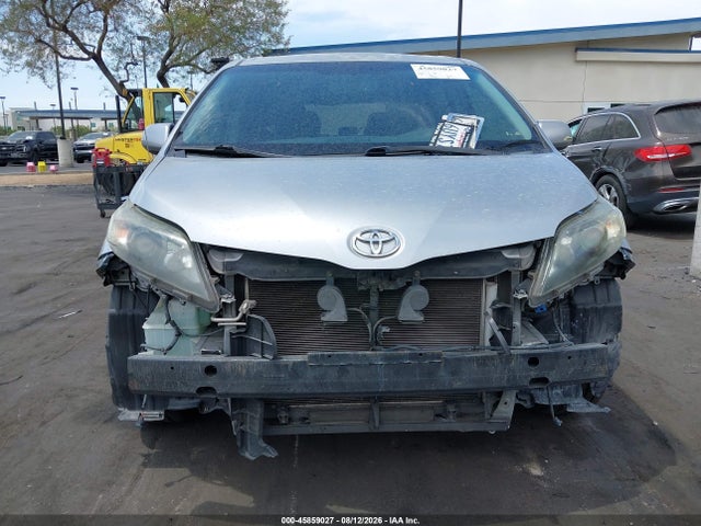 Продаж на аукціоні авто 2012 Toyota Sienna Se 8 Passenger, vin: 5TDXK3DC8CS220180, номер лоту: 45859027
