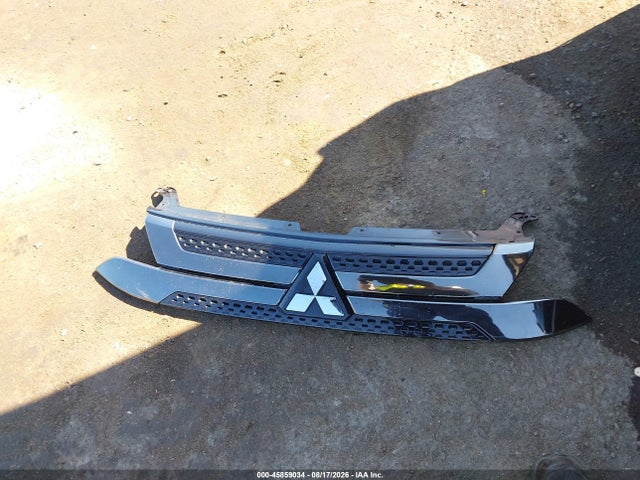 JA4AD3A37KZ025814 Mitsubishi Outlander Le