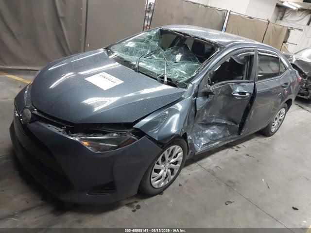 Toyota COROLLA LE 2018 2T1BURHE6JC016776 Image 2