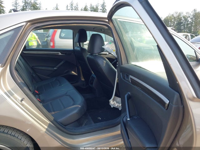1VWBT7A36GC030952 Volkswagen Passat 1.8t Se