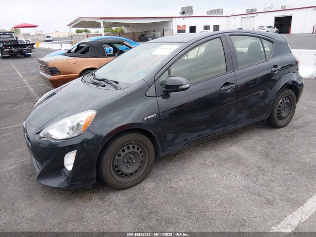 Toyota Prius C Two 2015 JTDKDTB37F1576936 Image 2