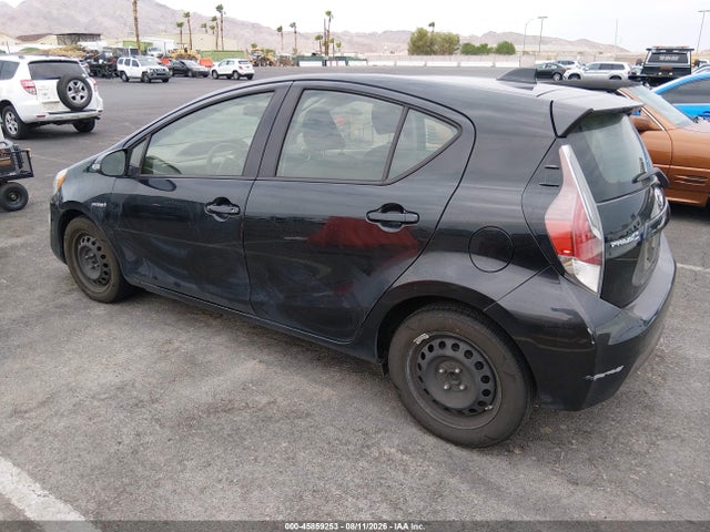 Toyota Prius C Two 2015 JTDKDTB37F1576936 Image 3