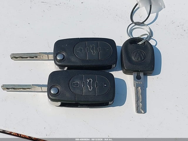 Продажа на аукционе авто 2000 Volkswagen New Beetle Gl, vin: 3VWBA21C3YM498310, номер лота: 45859284