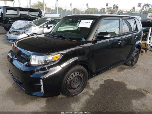 Scion XB 2014 JTLZE4FEXEJ063857 Image 2