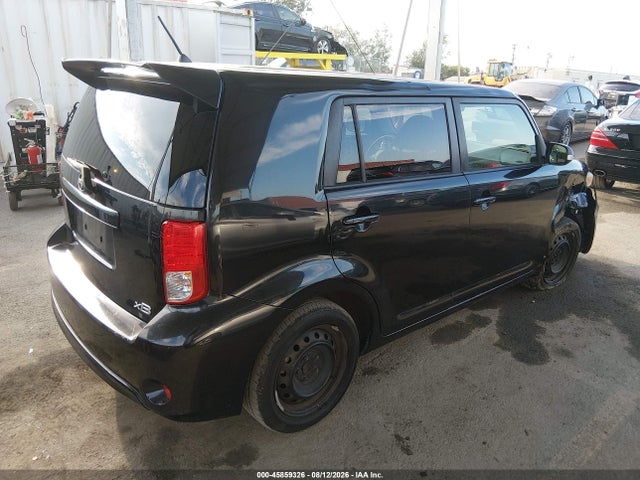 Scion XB 2014 JTLZE4FEXEJ063857 Image 4