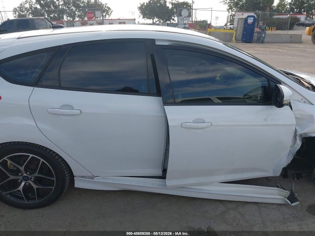 Ford FOCUS SE 2016 1FADP3K25GL254184 Image 14