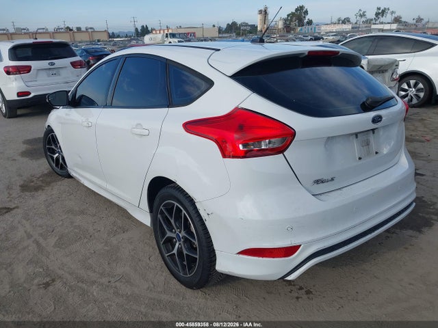 Ford FOCUS SE 2016 1FADP3K25GL254184 Image 3
