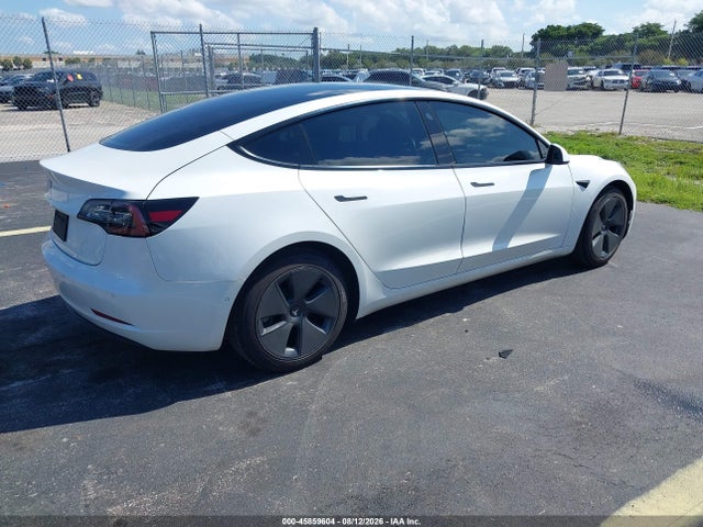 Tesla Model 3 Standard Range Plus Rear-wheel Drive 2021 5YJ3E1EA4MF854342 Image 4