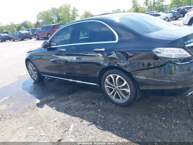 45859709 :رقم المزاد ، 55SWF4KB5HU226979 vin ، 2017 Mercedes-benz C 300 4matic مزاد بيع