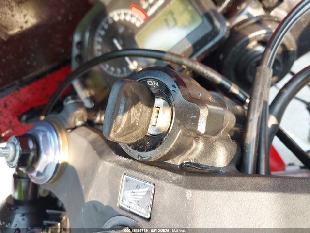 45859769 :رقم المزاد ، JH2PC37086M301573 vin ، 2006 Honda Cbr600 Rr مزاد بيع