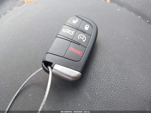 2011 Chrysler 300c მანქანა იყიდება აუქციონზე, vin: 2C3CA6CT5BH614421, აუქციონის ნომერი: 45859782