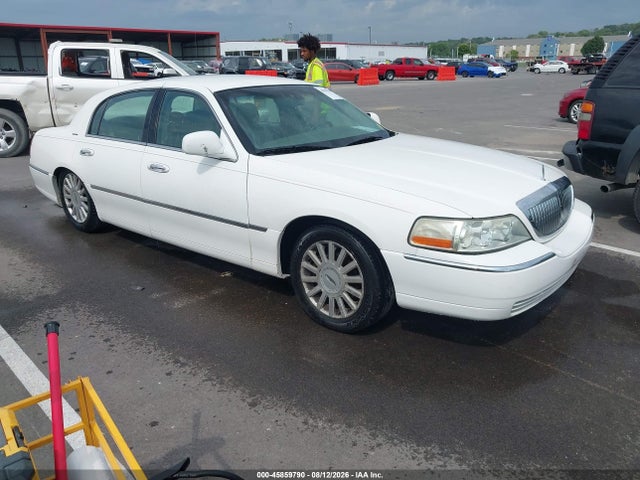 45859790 :رقم المزاد ، 1LNHM81W45Y622954 vin ، 2005 Lincoln Town Car Signature مزاد بيع