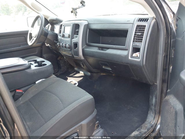 3C6RR7KT4NG225304 RAM 1500 Classic Tradesman 4x4 5&#039;7 Box