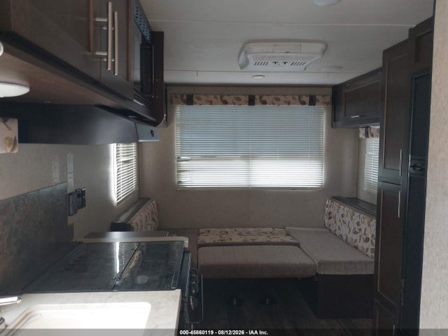 2017 Forest River Cherokee მანქანა იყიდება აუქციონზე, vin: 4X4TCKV25HK037789, აუქციონის ნომერი: 45860119