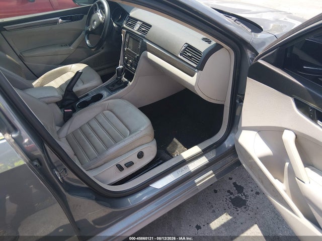 Aukcja sprzedaży 2017 Volkswagen Passat 1.8t Sel Premium, vin: 1VWCT7A34HC037775, numer aukcji: 45860121