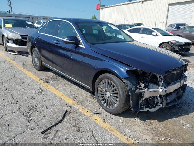 Продажа на аукционе авто 2015 Mercedes-benz C 300 Luxury 4matic, vin: 55SWF4KB0FU011684, номер лота: 45860128