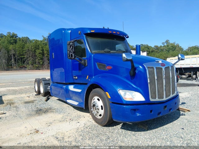 Продажа на аукционе авто 2015 Peterbilt 579, vin: 1XPBD49X4FD258851, номер лота: 45860132