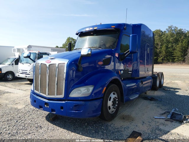 Продажа на аукционе авто 2015 Peterbilt 579, vin: 1XPBD49X4FD258851, номер лота: 45860132