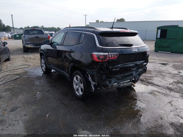 Jeep Compass Latitude 4x4 2018 3C4NJDBB6JT315933 Image 3