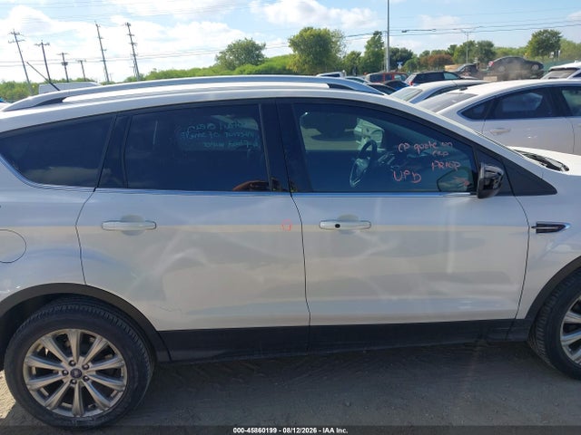 45860199 :رقم المزاد ، 1FMCU0JD2HUD84446 vin ، 2017 Ford Escape Titanium مزاد بيع