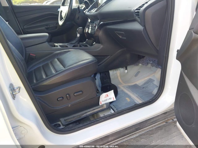 45860199 :رقم المزاد ، 1FMCU0JD2HUD84446 vin ، 2017 Ford Escape Titanium مزاد بيع