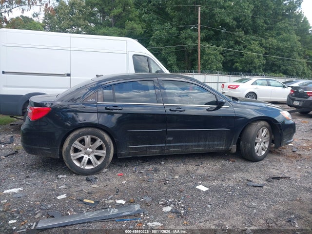 Продажа на аукционе авто 2012 Chrysler 200 Lx, vin: 1C3CCBAB1CN317832, номер лота: 45860226