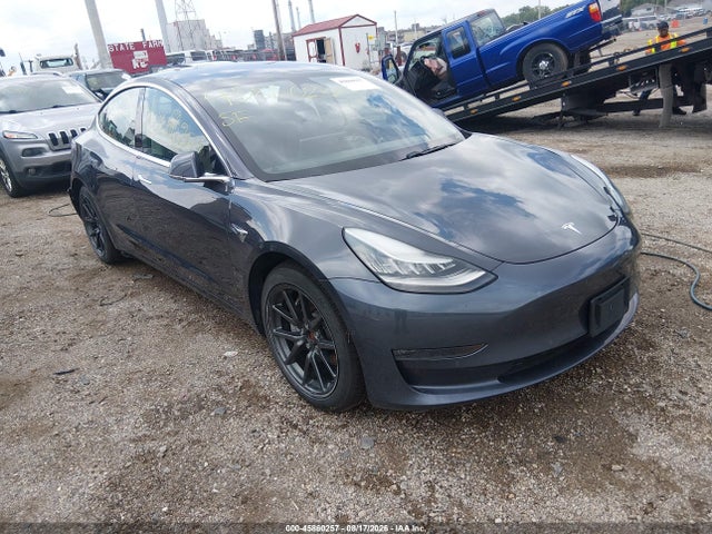 45860257 :رقم المزاد ، 5YJ3E1EB7KF209593 vin ، 2019 Tesla Model 3 Long Range/performance مزاد بيع
