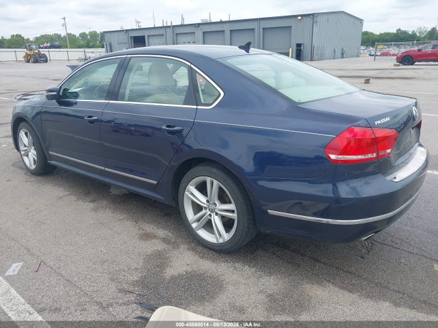 2015 Volkswagen Passat 2.0l Tdi Sel Premium მანქანა იყიდება აუქციონზე, vin: 1VWCV7A36FC041821, აუქციონის ნომერი: 45860514
