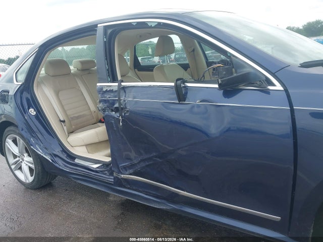 2015 Volkswagen Passat 2.0l Tdi Sel Premium მანქანა იყიდება აუქციონზე, vin: 1VWCV7A36FC041821, აუქციონის ნომერი: 45860514