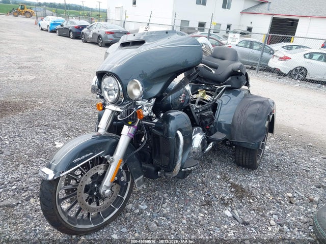 Harley-Davidson FLHTCUTG 2025 1HD1MAF18SB855324 Image 2