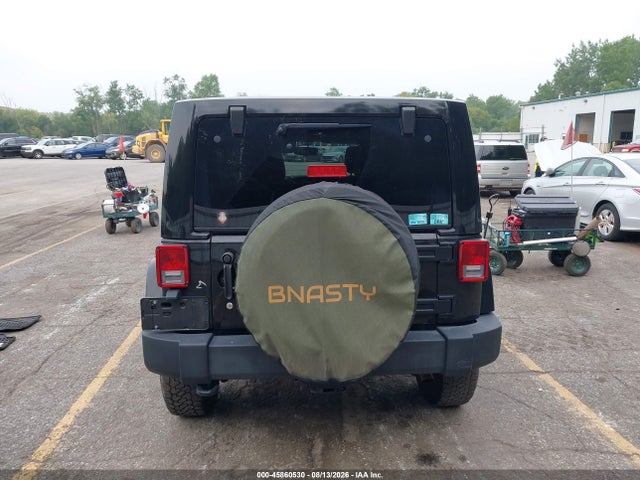 45860530 :رقم المزاد ، 1C4BJWEG8FL590521 vin ، 2015 Jeep Wrangler Unlimited Sahara مزاد بيع