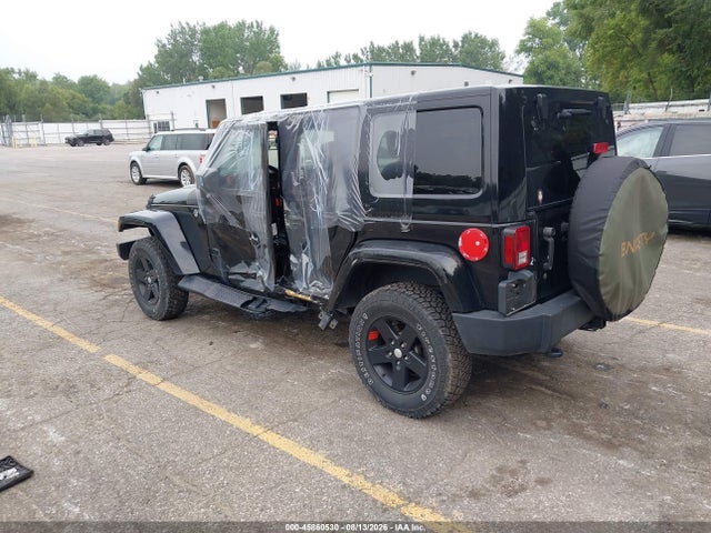 45860530 :رقم المزاد ، 1C4BJWEG8FL590521 vin ، 2015 Jeep Wrangler Unlimited Sahara مزاد بيع