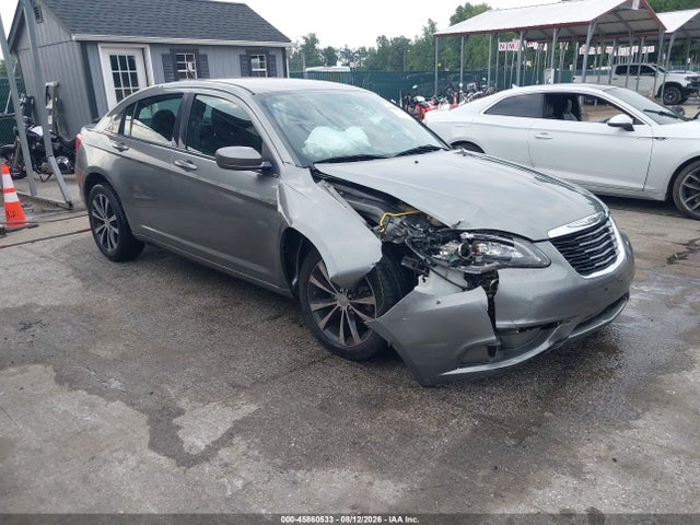45860533 :رقم المزاد ، 1C3CCBBG1DN736422 vin ، 2013 Chrysler 200 Touring مزاد بيع